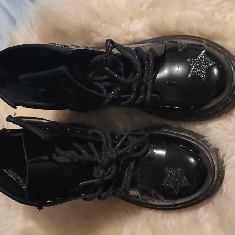 Dr. Martens Kids Black Patent Star Combat Boots